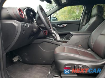 Zdjęcie 7 z 12 samochodu: 2021 CHEVROLET BLAZER RS VIN:3GNKBKRS8MS532430 - miniatura