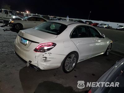 Trzecie zdjęcie samochodu z tyłu: 2017 MERCEDES-BENZ C 300 VIN:55SWF4JB0HU228656 - miniatura