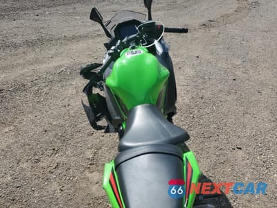 Zdjęcie 6 z 10 samochodu: 2024 KAWASAKI EX650 P VIN:ML5EXEP19RDAC7662 - miniatura