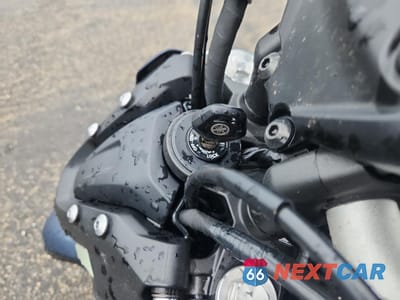 Zdjęcie 8 z 10 samochodu: 2024 YAMAHA MT07 VIN:JYARM32E7RA010436 - miniatura