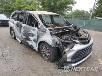 Czwarte zdjęcie samochodu z boku: 2021 TOYOTA SIENNA LE VIN:5TDKRKEC4MS068009 - miniatura
