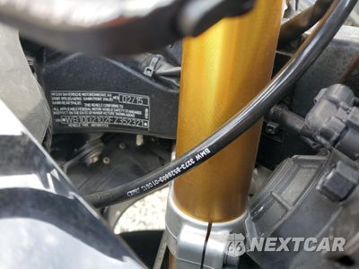 Zdjęcie 9 z 9 samochodu: 2015 BMW S 1000 RR VIN:WB10D2102FZ352321 - miniatura