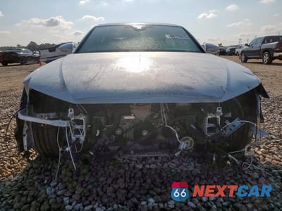 Piąte zdjęcie samochodu w środku: 2023 AUDI S8 VIN:WAULSAF80PN003209 - miniatura