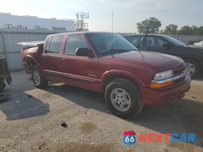 Czwarte zdjęcie samochodu z boku: 2004 CHEVROLET S TRUCK S10 VIN:1GCDT13X74K134375 - miniatura