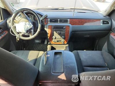Zdjęcie 8 z 14 samochodu: 2012 CHEVROLET TAHOE VIN:1GNSCAE02CR203266 - miniatura