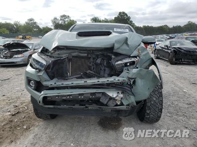 Piąte zdjęcie samochodu w środku: 2022 TOYOTA TACOMA DOUBLE CAB VIN:3TMCZ5AN9NM510877 - miniatura