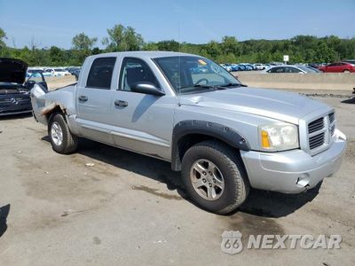 Czwarte zdjęcie samochodu z boku: 2006 DODGE DAKOTA QUAD SLT VIN:1D7HW48N76S667983 - miniatura
