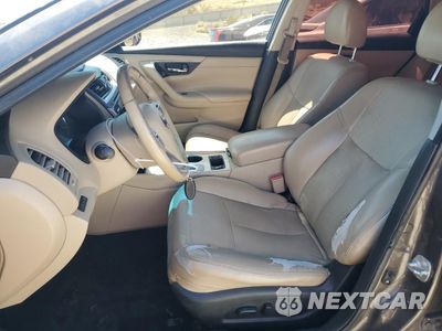 Zdjęcie 7 z 12 samochodu: 2017 NISSAN ALTIMA 2.5 VIN:1N4AL3AP3HC170894 - miniatura