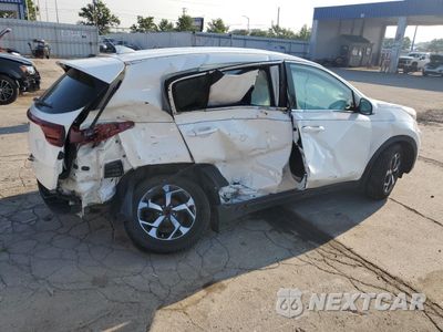 Trzecie zdjęcie samochodu z tyłu: 2021 KIA SPORTAGE LX VIN:KNDPM3AC5M7856808 - miniatura