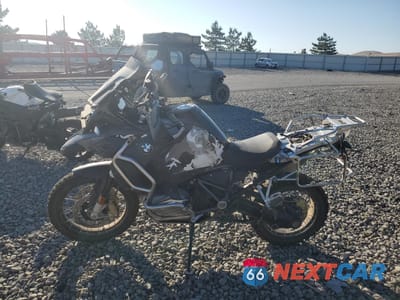 Trzecie zdjęcie samochodu z tyłu: 2020 BMW R 1250 GS ADVENTURE VIN:WB10J5306L6D02822 - miniatura
