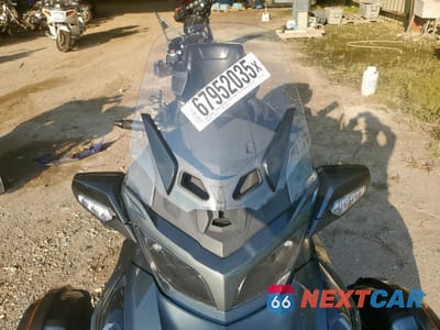 Piąte zdjęcie samochodu w środku: 2019 CAN-AM SPYDER ROADSTER RT VIN:2BXNBDD23KV001369 - miniatura