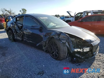 Czwarte zdjęcie samochodu z boku: 2025 TESLA MODEL 3 VIN:5YJ3E1EB8SF001545 - miniatura