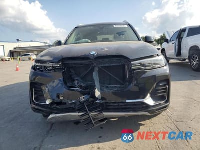 Piąte zdjęcie samochodu w środku: 2021 BMW X7 XDRIVE40I VIN:5UXCW2C0XM9F32300 - miniatura