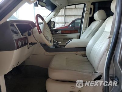 Zdjęcie 7 z 13 samochodu: 2004 LINCOLN NAVIGATOR VIN:5LMFU28R44LJ19101 - miniatura