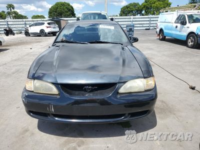Piąte zdjęcie samochodu w środku: 1998 FORD MUSTANG VIN:1FAFP4040WF182956 - miniatura