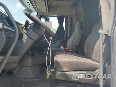 Zdjęcie 6 z 10 samochodu: 2024 VOLVO VNL SEMI TRUCK VIN:4V4NC9EH7RN634992 - miniatura