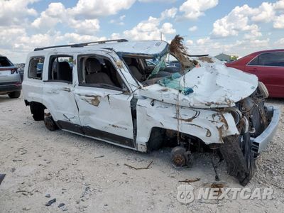 Czwarte zdjęcie samochodu z boku: 2014 JEEP PATRIOT SPORT VIN:1C4NJPBB3ED749465 - miniatura
