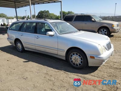 Czwarte zdjęcie samochodu z boku: 2001 MERCEDES-BENZ E 320 VIN:WDBJH65J01B276815 - miniatura