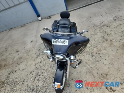 Piąte zdjęcie samochodu w środku: 2005 HARLEY-DAVIDSON FLHTCUI VIN:1HD1FCW175Y663030 - miniatura