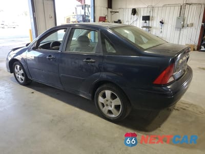 Drugie zdjęcie samochodu z przodu: 2003 FORD FOCUS SE COMFORT VIN:1FAFP34Z43W321353 - miniatura