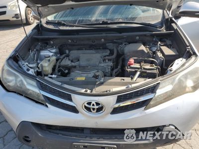 Zdjęcie 12 z 15 samochodu: 2015 TOYOTA RAV4 XLE VIN:JTMRFREV3FJ028697 - miniatura