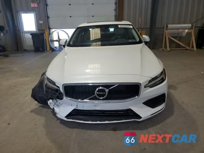Piąte zdjęcie samochodu w środku: 2020 VOLVO S60 T5 MOMENTUM VIN:7JR102FK7LG032126 - miniatura