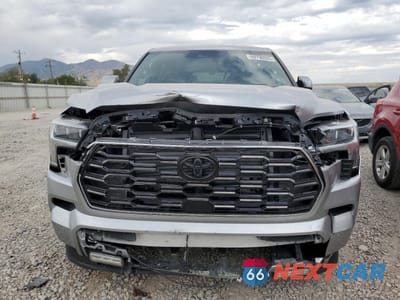 Piąte zdjęcie samochodu w środku: 2024 TOYOTA SEQUOIA SR5 VIN:7SVAAABA4RX039360 - miniatura