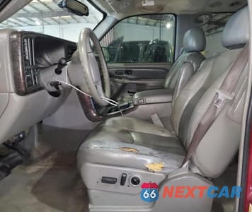 Zdjęcie 7 z 13 samochodu: 2006 GMC YUKON XL DENALI VIN:1GKFK66U36J147969 - miniatura