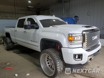 Czwarte zdjęcie samochodu z boku: 2017 GMC SIERRA K2500 DENALI VIN:1GT12UEY7HF150409 - miniatura