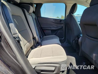 Zdjęcie 10 z 13 samochodu: 2022 FORD ESCAPE SE VIN:1FMCU9G67NUB62980 - miniatura