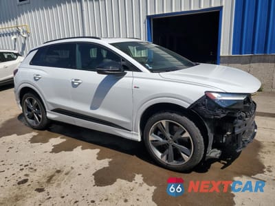 Czwarte zdjęcie samochodu z boku: 2023 AUDI Q4 E-TRON PREMIUM VIN:WA1L2AFZ9PP049812 - miniatura