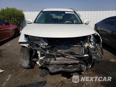 Piąte zdjęcie samochodu w środku: 2015 NISSAN ROGUE S VIN:5N1AT2MV4FC767172 - miniatura