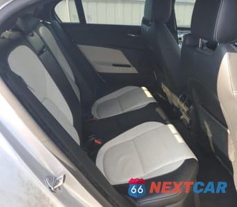 Zdjęcie 10 z 14 samochodu: 2017 JAGUAR XE R - SPORT VIN:SAJAL4BV2HA958026 - miniatura