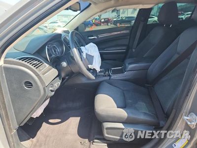 Zdjęcie 7 z 12 samochodu: 2018 CHRYSLER 300 TOURING VIN:2C3CCAAG5JH250132 - miniatura