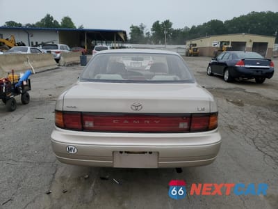 Zdjęcie 6 z 12 samochodu: 1993 TOYOTA CAMRY LE VIN:4T1SK12E2PU318900 - miniatura