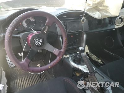 Zdjęcie 8 z 12 samochodu: 2016 TOYOTA SCION FR-S VIN:JF1ZNAA16G9700221 - miniatura
