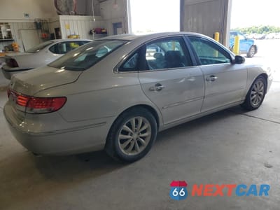 Trzecie zdjęcie samochodu z tyłu: 2007 HYUNDAI AZERA SE VIN:KMHFC46F87A140124 - miniatura
