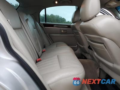 Zdjęcie 10 z 12 samochodu: 2005 LINCOLN TOWN CAR SIGNATURE VIN:1LNHM81W65Y650903 - miniatura