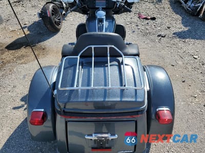 Zdjęcie 6 z 9 samochodu: 2015 HARLEY-DAVIDSON FLHTCUTG TRI GLIDE ULTRA VIN:1HD1MAL17FB851484 - miniatura