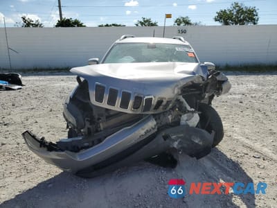 Piąte zdjęcie samochodu w środku: 2019 JEEP CHEROKEE LATITUDE PLUS VIN:1C4PJLLB2KD318644 - miniatura