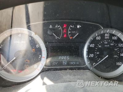 Zdjęcie 9 z 12 samochodu: 2015 NISSAN SENTRA S VIN:3N1AB7AP5FL639282 - miniatura