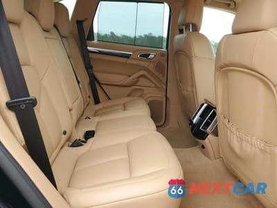 Zdjęcie 10 z 13 samochodu: 2016 PORSCHE CAYENNE VIN:WP1AA2A24GLA06274 - miniatura