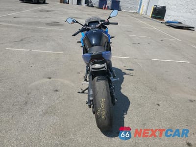 Czwarte zdjęcie samochodu z boku: 2024 SUZUKI GSX800 F VIN:JS1EM13B5R7103927 - miniatura