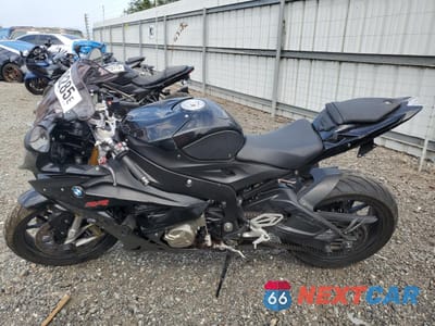 Trzecie zdjęcie samochodu z tyłu: 2015 BMW S 1000 RR VIN:WB10D2102FZ352321 - miniatura