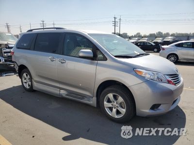 Czwarte zdjęcie samochodu z boku: 2017 TOYOTA SIENNA LE VIN:5TDKZ3DC9HS892083 - miniatura