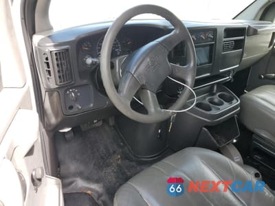 Zdjęcie 8 z 15 samochodu: 2006 CHEVROLET EXPRESS G2500 VIN:1GCGG25V961192614 - miniatura