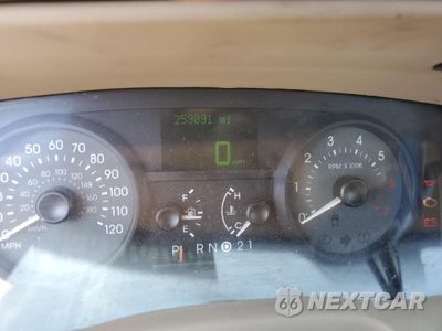 Zdjęcie 9 z 14 samochodu: 2006 MERCURY GRAND MARQUIS LS VIN:2MEFM75V16X631084 - miniatura
