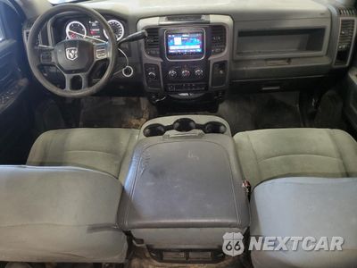 Zdjęcie 8 z 15 samochodu: 2018 RAM 2500 ST VIN:3C6UR5HL7JG415856 - miniatura