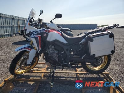 Trzecie zdjęcie samochodu z tyłu: 2017 HONDA CRF1000 VIN:JH2SD04E8HK000046 - miniatura