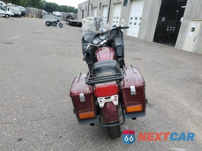 Czwarte zdjęcie samochodu z boku: 1982 HONDA GL1100 I VIN:1HFSC0216CA216414 - miniatura